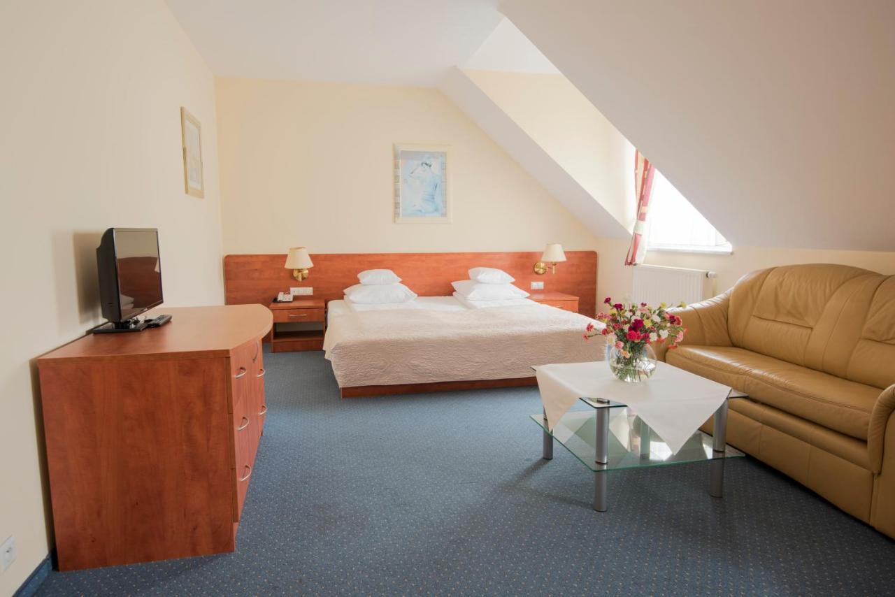 Hotel Daria Tychy Eksteriør billede